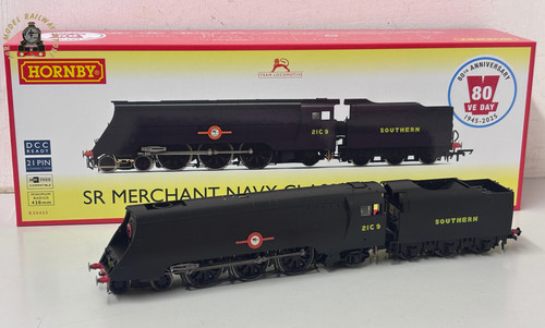 Hornby r30455 merchant navy - hornby,